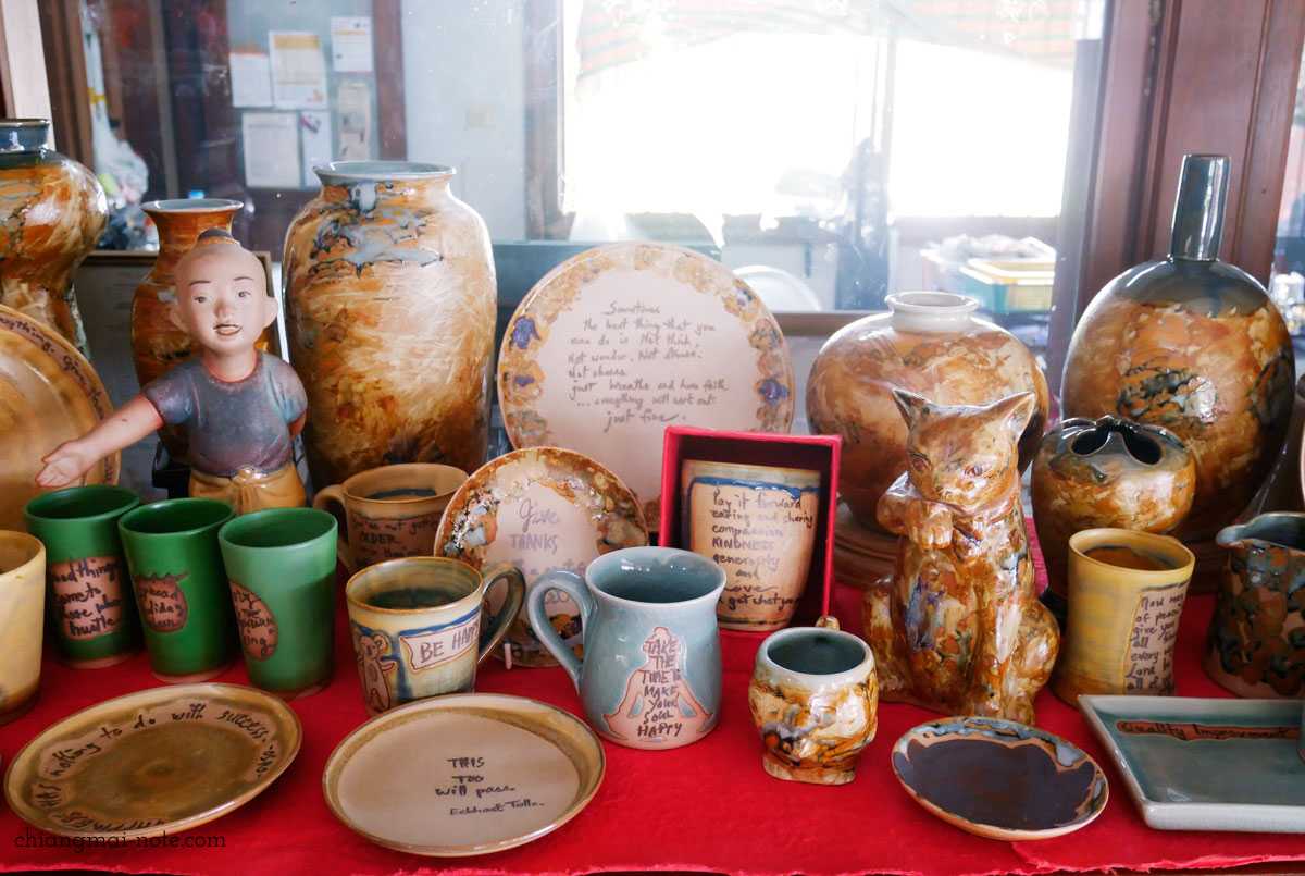 旧市街【メンラーイキルン】タイの三大陶器セラドン焼きの専門店に行ってみよう